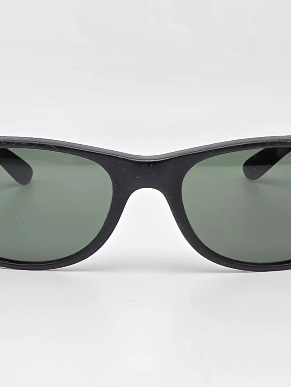 Ray-Ban RB2132 622 New Wayfarer Rubber Black Frame G-15 Green Lens Sunglasses